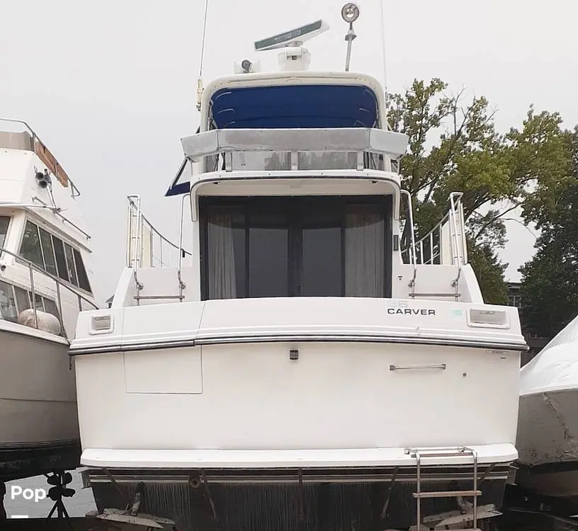 1987 Carver 3697 mariner