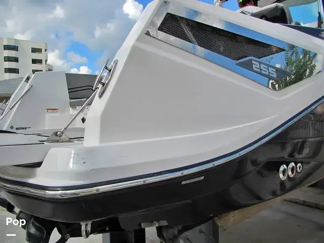 Scarab 255 Open