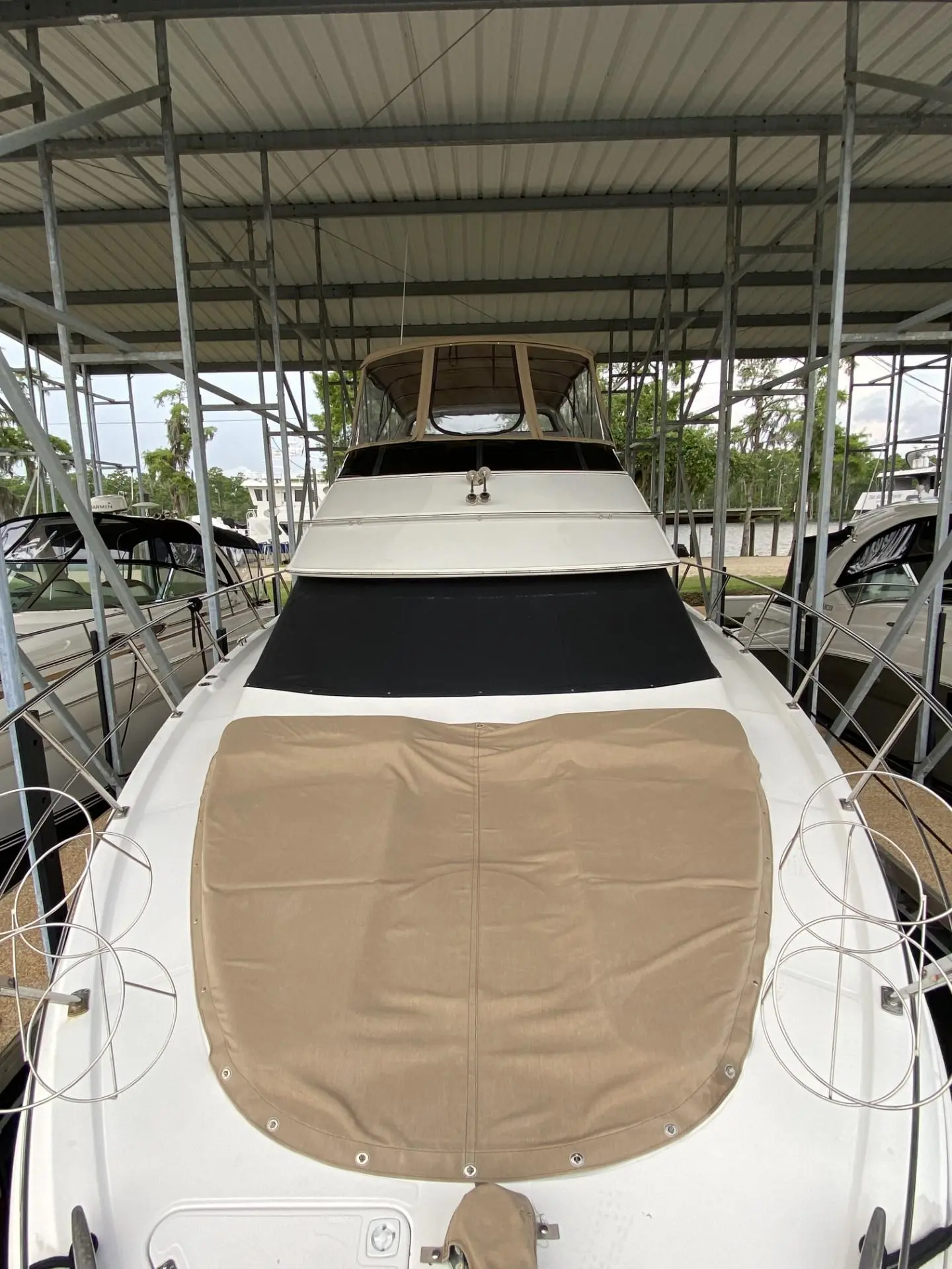 2004 Carver 444 cockpit motor yacht