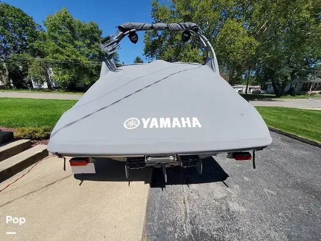 Yamaha 212s