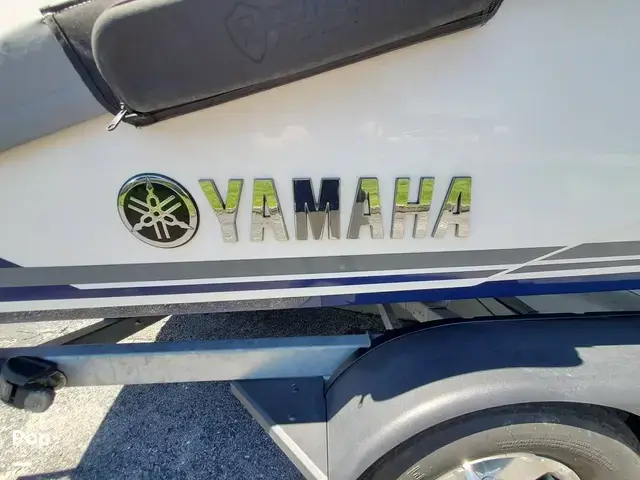 Yamaha 212s