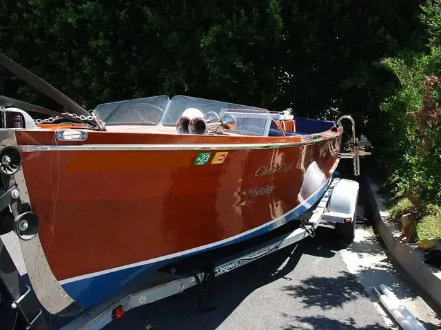 Chris Craft 18 Deluxe Utility