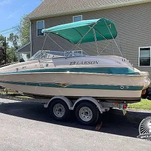 2003 Larson 214 Escape