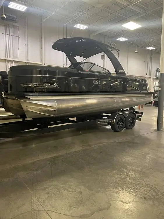 2022 Tahoe 2385 waketoon