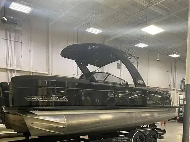 Tahoe 2385 Waketoon