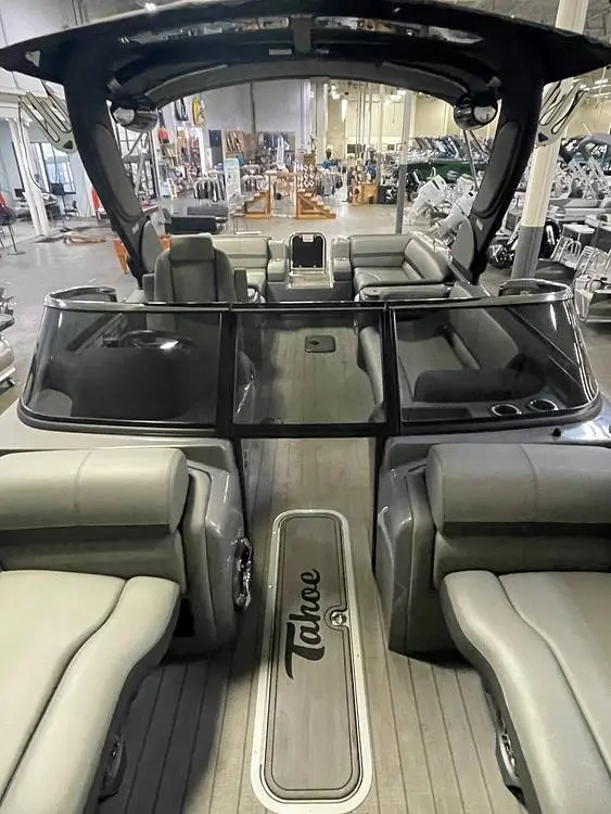 2022 Tahoe 2385 waketoon