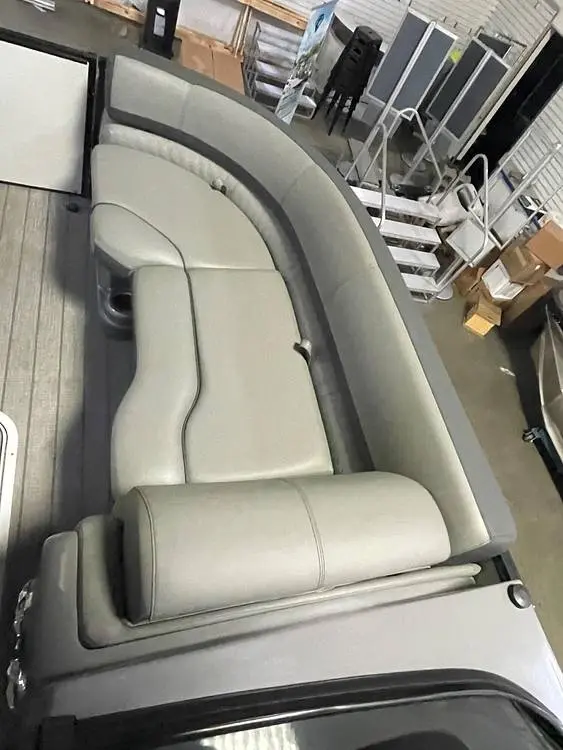 2022 Tahoe 2385 waketoon