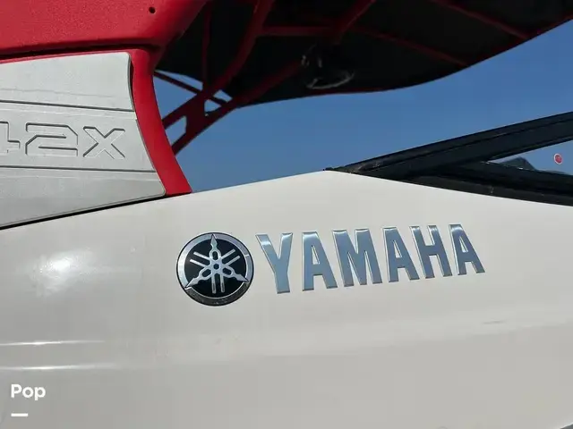 Yamaha 242 Xe