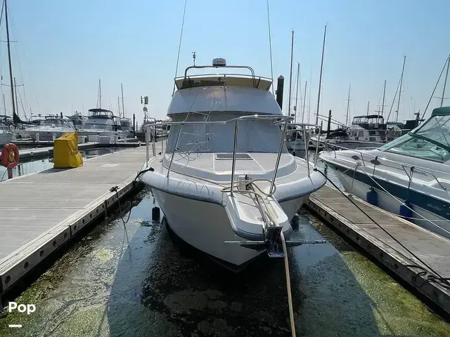 Carver 300 Aft Cabin