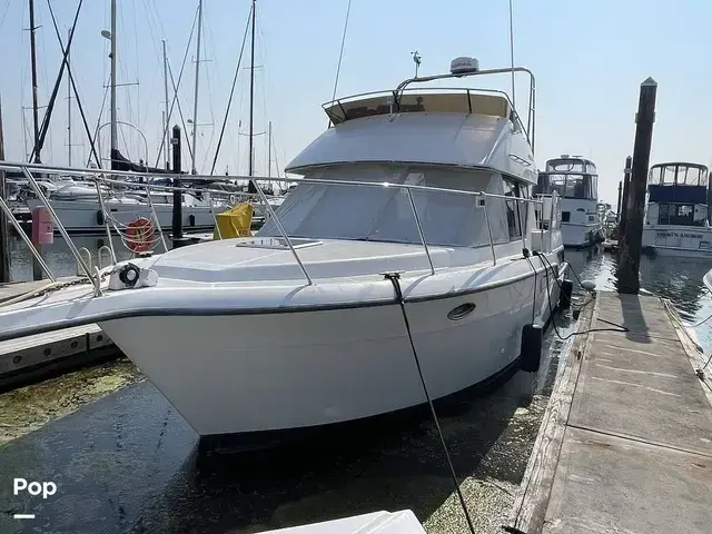 Carver 300 Aft Cabin