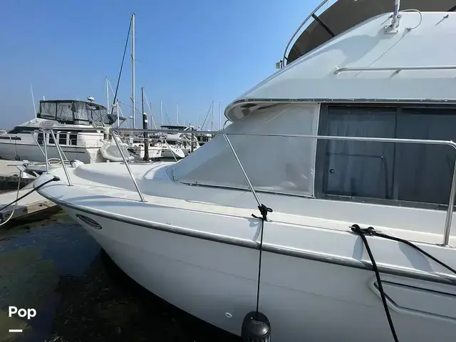 Carver 300 Aft Cabin