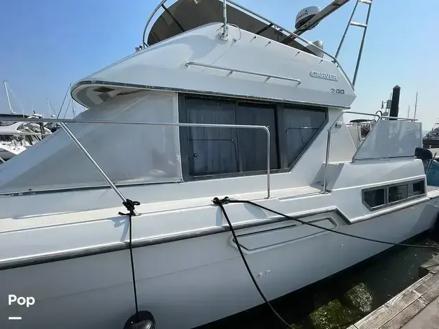 Carver 300 Aft Cabin