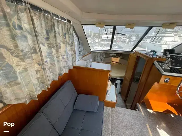 Carver 300 Aft Cabin