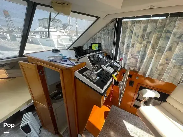 Carver 300 Aft Cabin