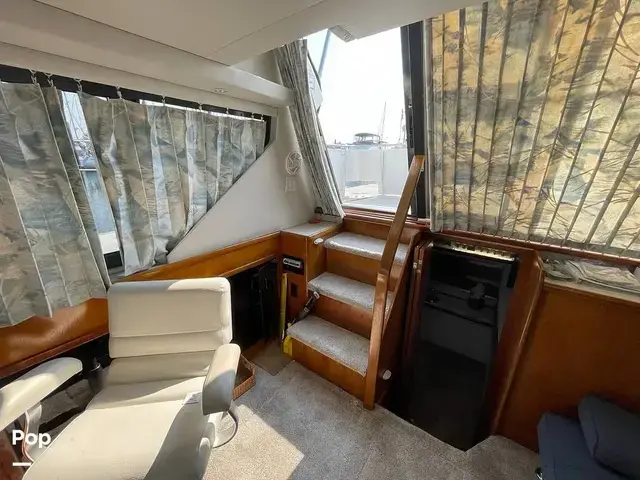 Carver 300 Aft Cabin