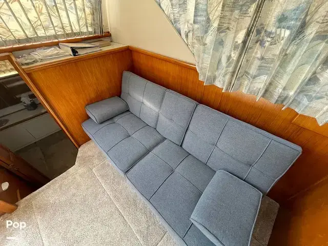 Carver 300 Aft Cabin