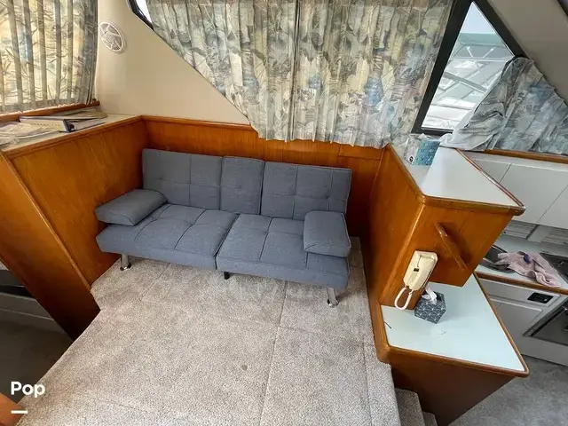 Carver 300 Aft Cabin