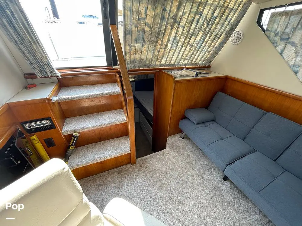 1994 Carver 300 aft cabin