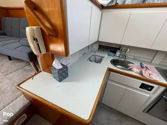 Carver 300 Aft Cabin