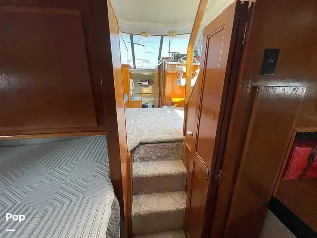 Carver 300 Aft Cabin