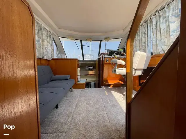 Carver 300 Aft Cabin