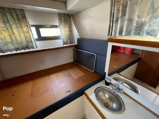 Carver 300 Aft Cabin