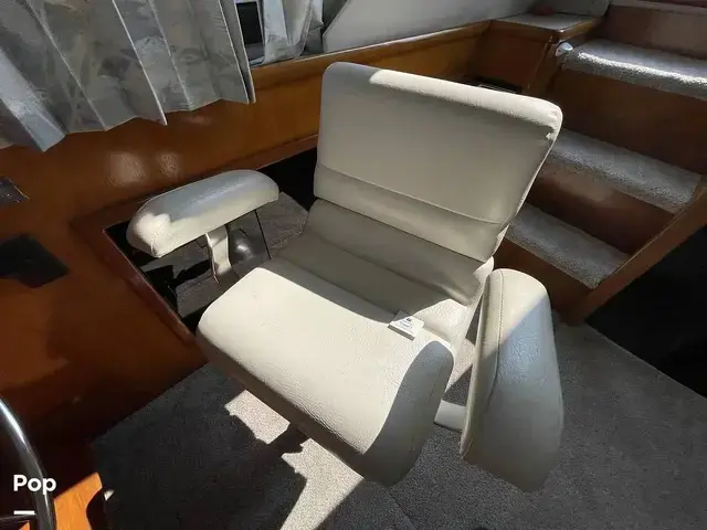 Carver 300 Aft Cabin