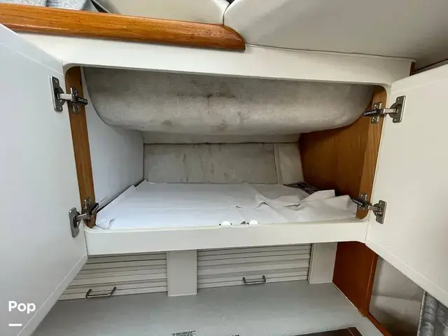 Carver 300 Aft Cabin