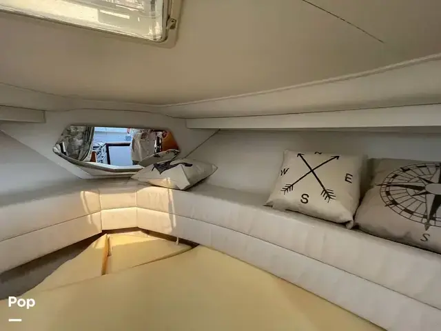 Carver 300 Aft Cabin