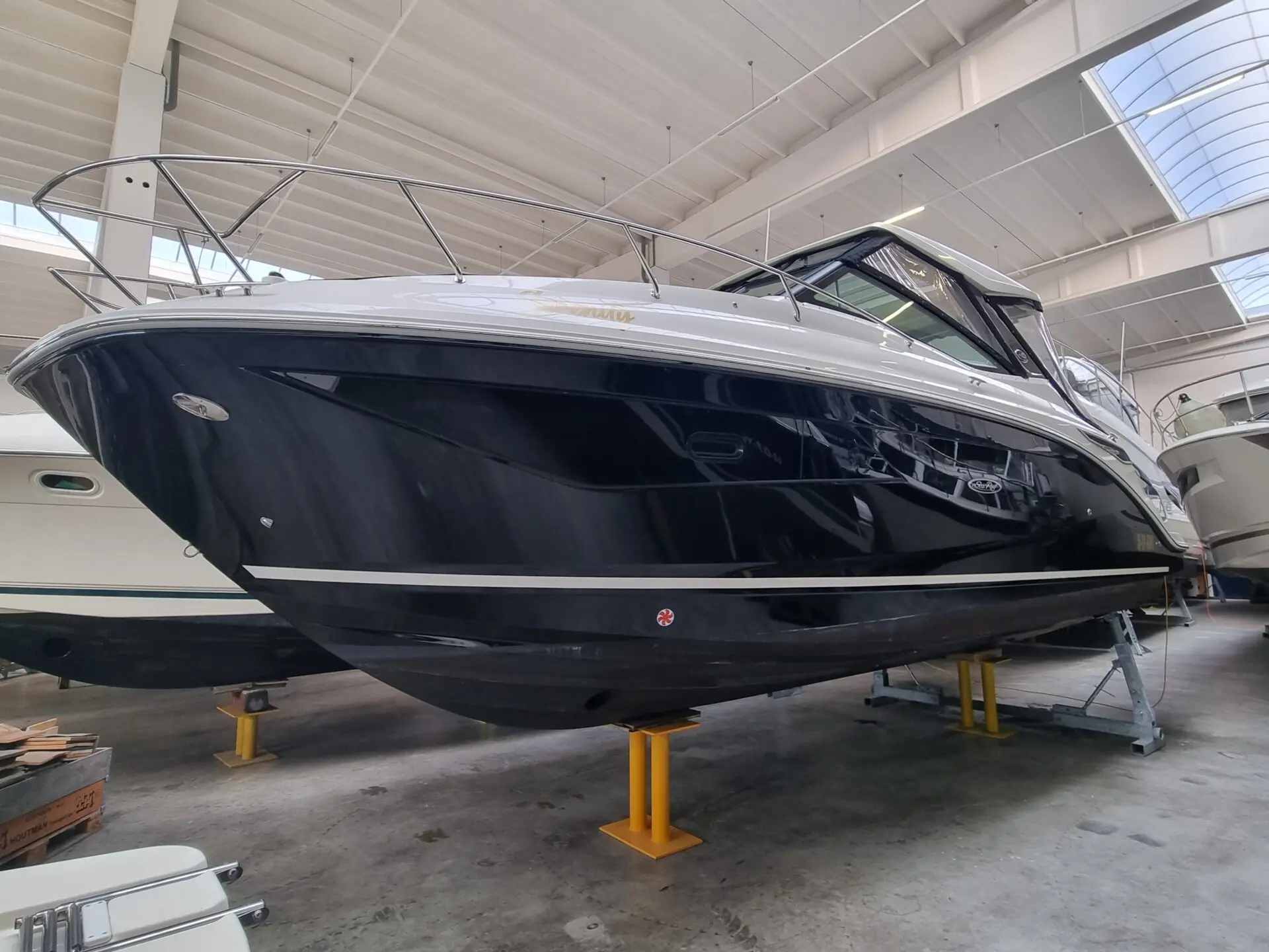 2022 Sea Ray 320 sundancer