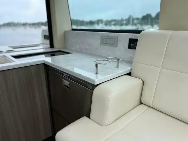 Regal Xo 38