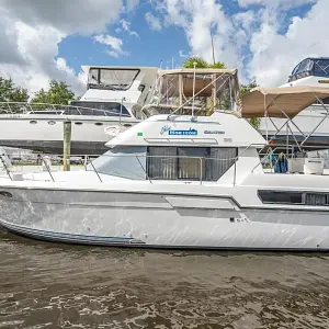 1992 Carver 33 Flybridge Cruiser