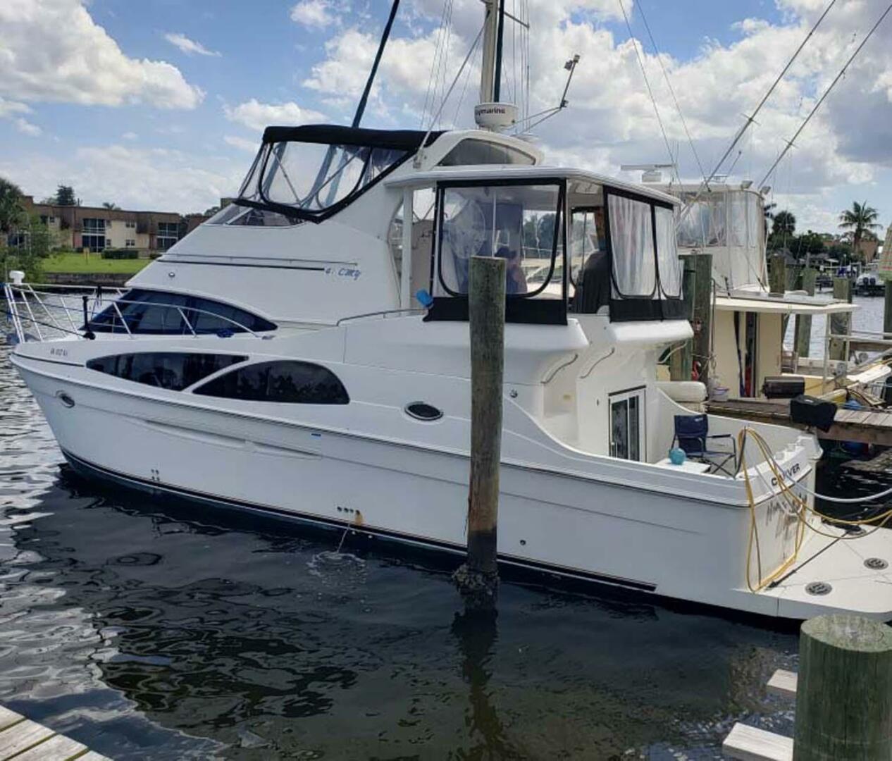 2005 Carver cockpit motor yacht