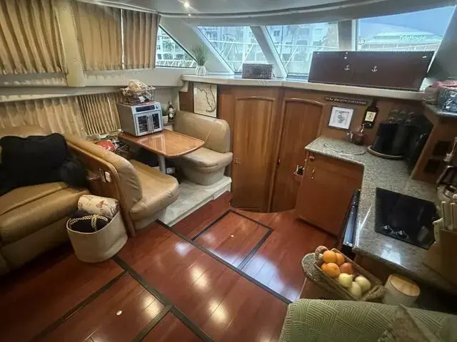 Carver Cockpit Motor Yacht