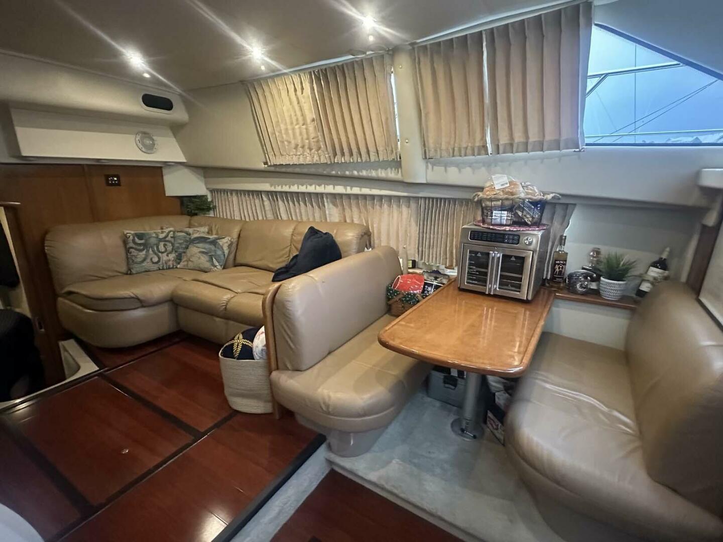 2005 Carver cockpit motor yacht