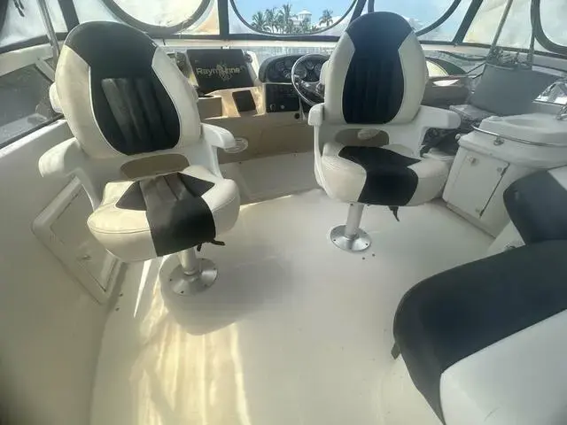 Carver Cockpit Motor Yacht