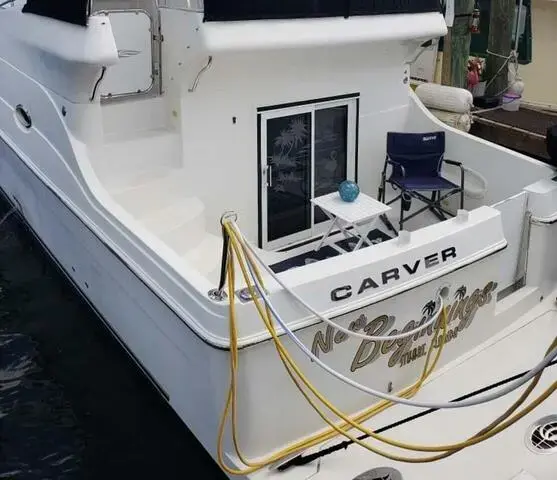 Carver Cockpit Motor Yacht