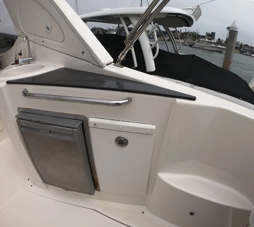 2011 Bayliner 335