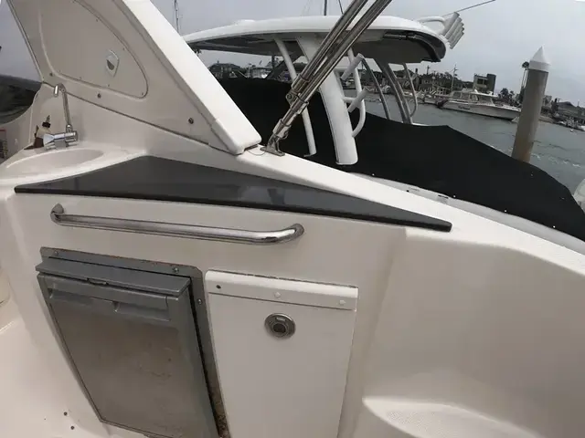 Bayliner 335