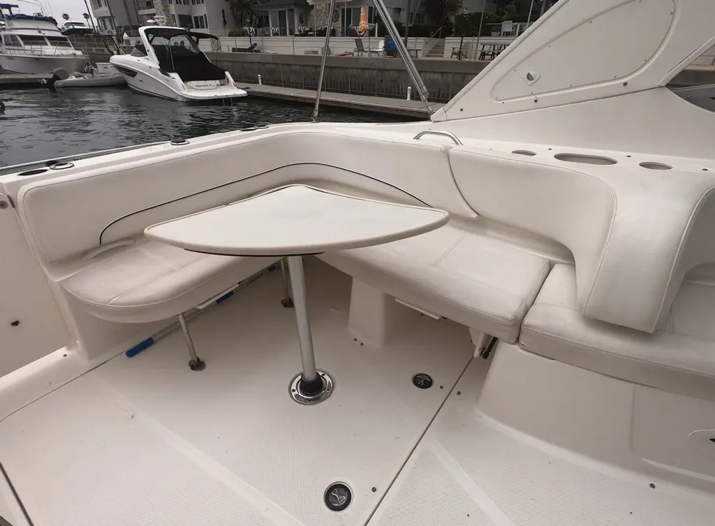 2011 Bayliner 335