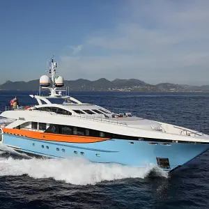 2011 Heesen 3700