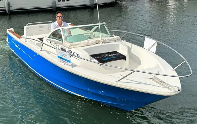 2000 Beneteau ombrine 700