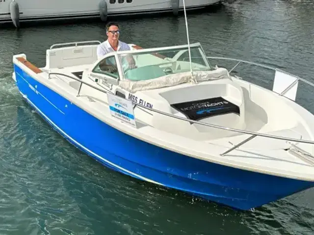 Beneteau Ombrine 700