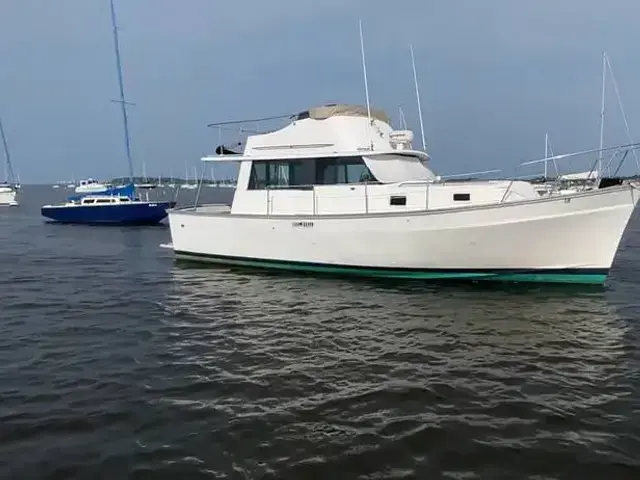 Mainship 34 Cruiser