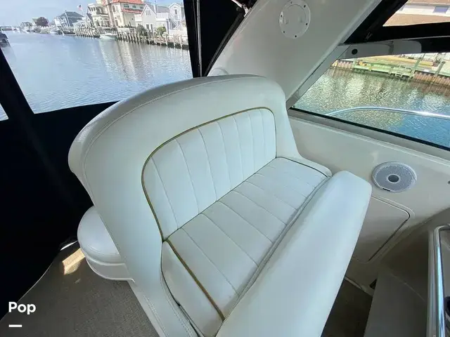 Sea Ray 370 Express Cruiser