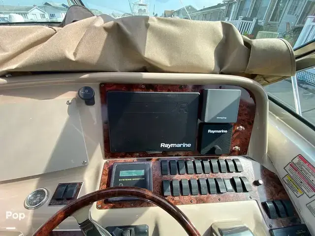 Sea Ray 370 Express Cruiser