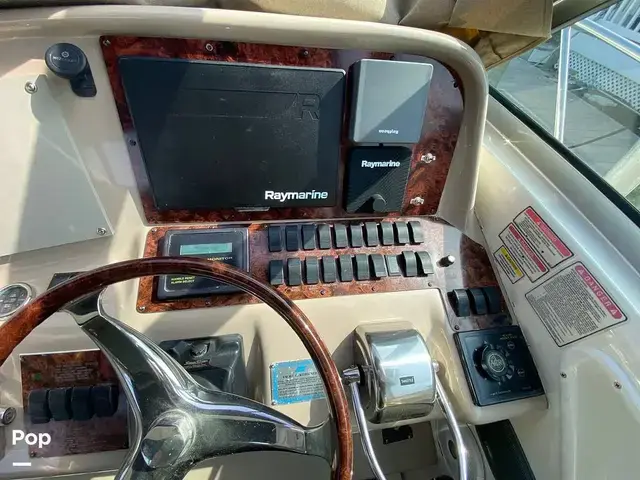 Sea Ray 370 Express Cruiser