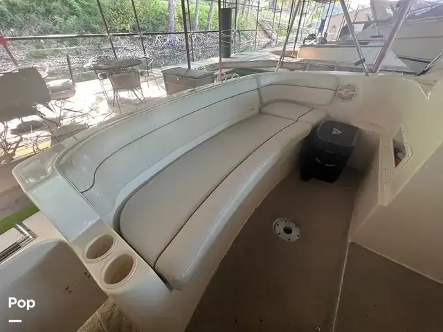 Rinker 320 Fiesta Vee