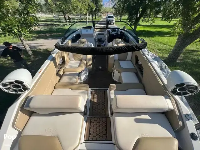 Scarab 255 Platinum Se