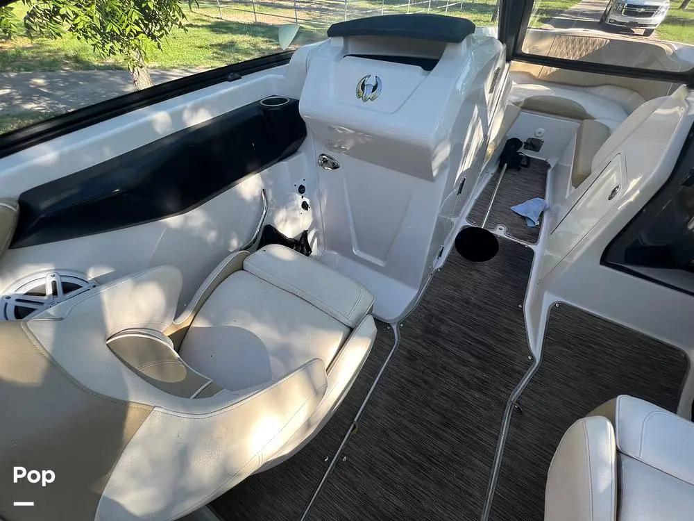 2017 Scarab 255 platinum se